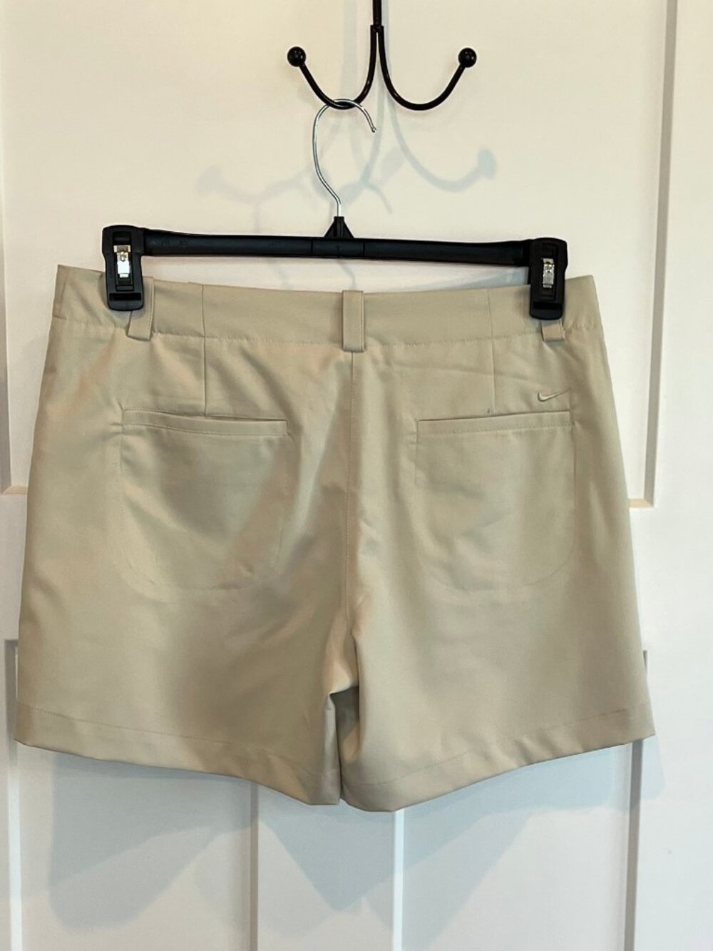 NWOT NIKE Golf Dry-fit shorts. Size 8 - Picture 2 of 3